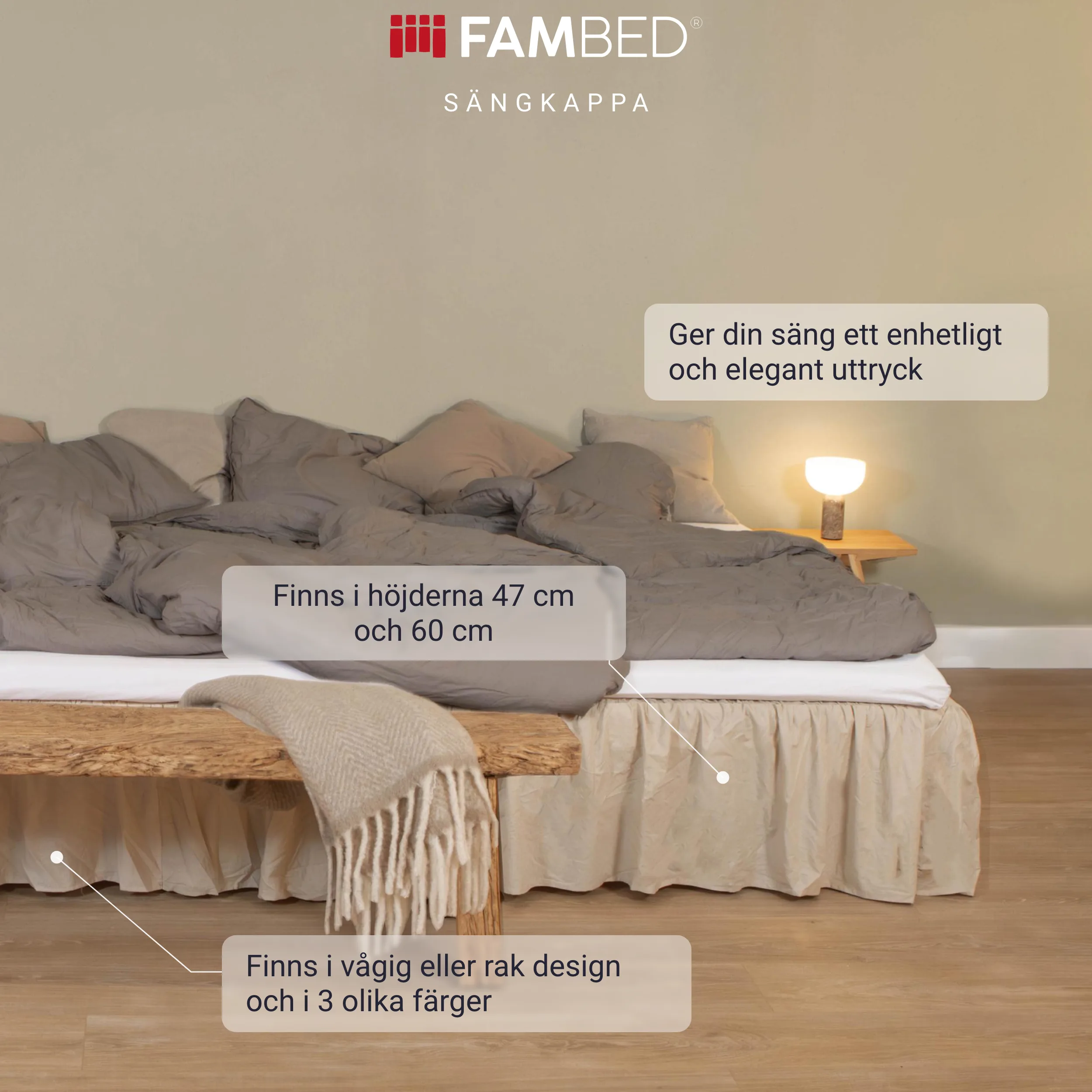 Familjesäng med beige sängkappa som täcker sängbotten och utrymmet under sängen