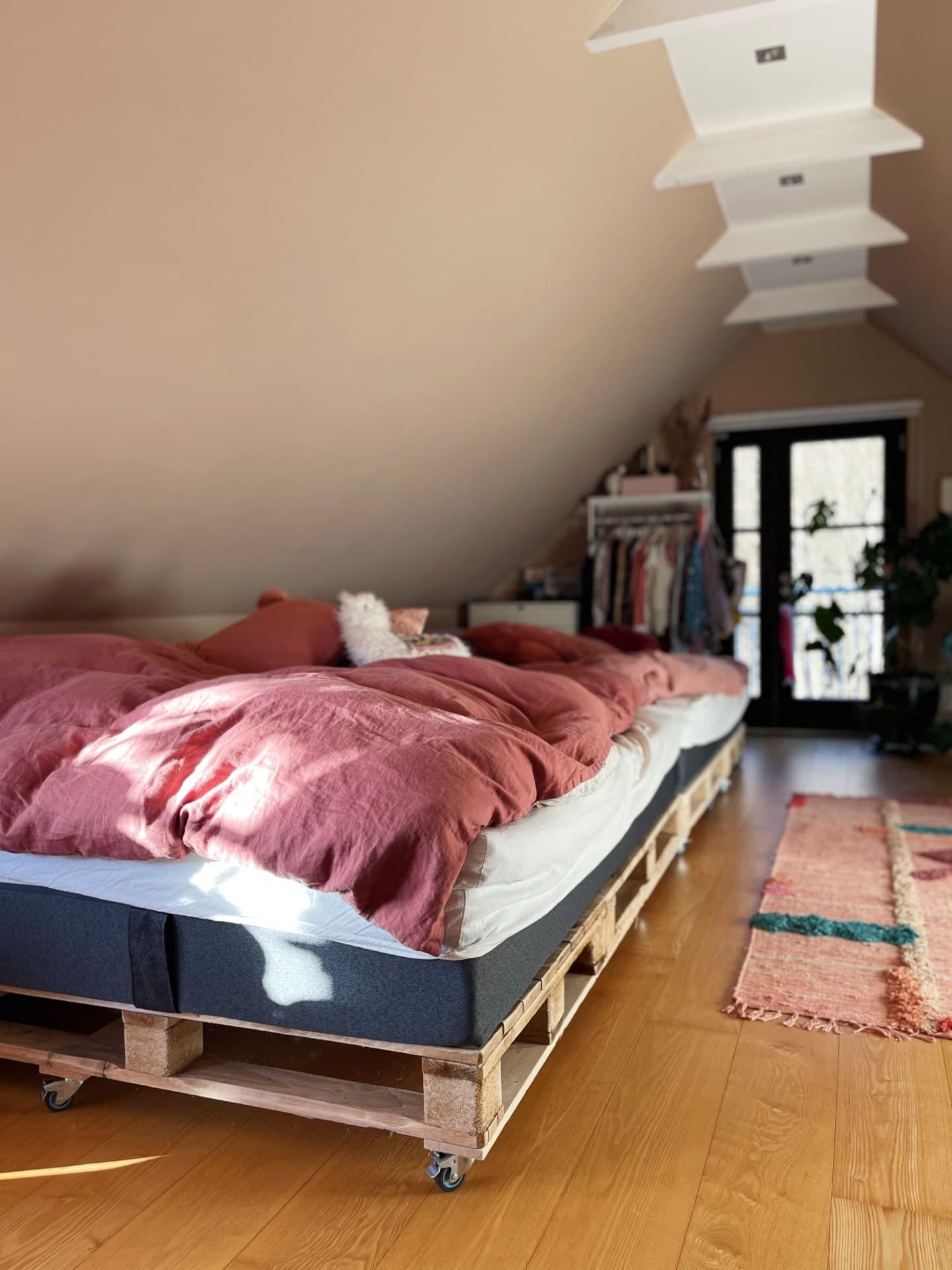 Vår jättestora samsovningssäng | DIY-projekt | Nanna Pretzmann