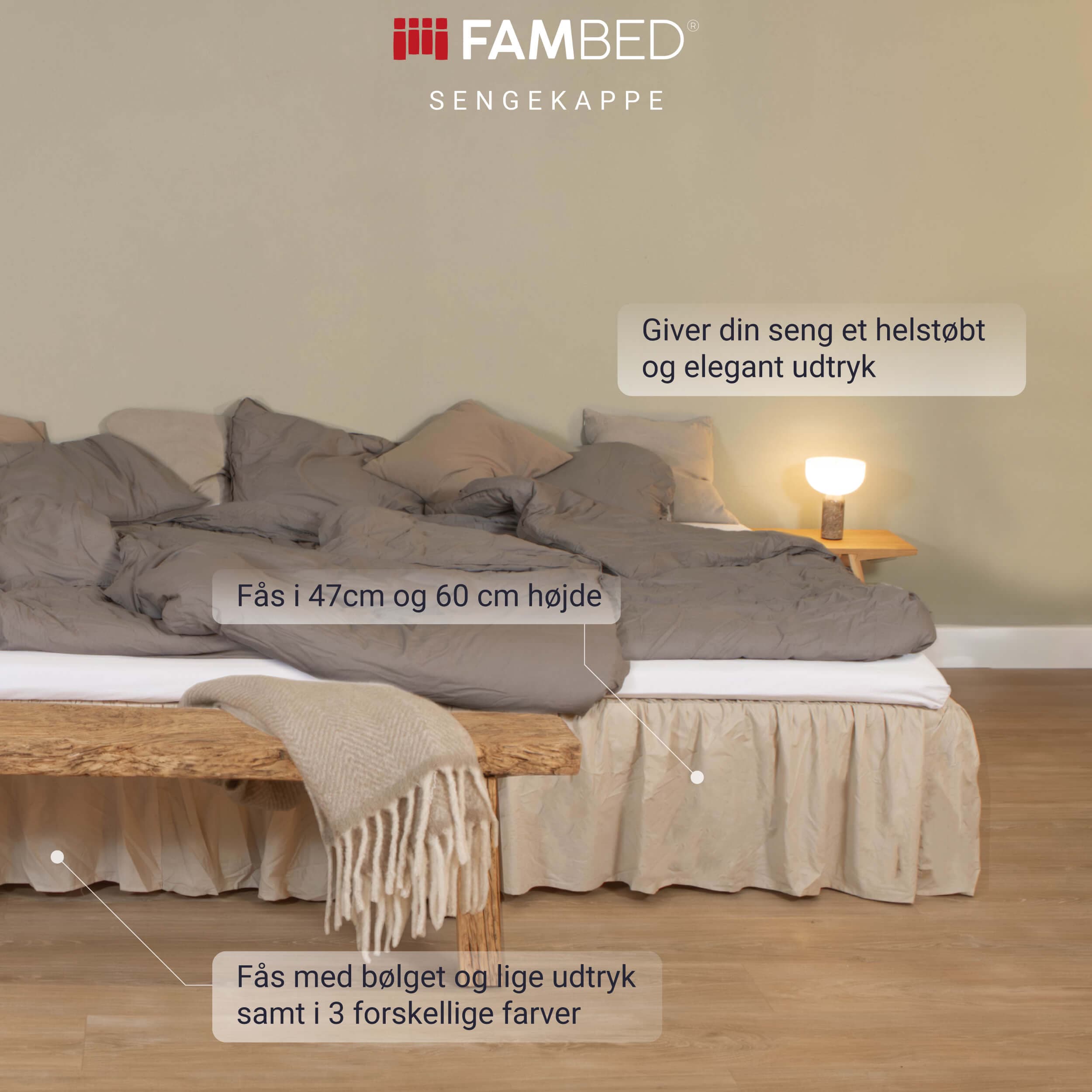 Familjesäng med beige sängkappa som täcker sängbotten och utrymmet under sängen